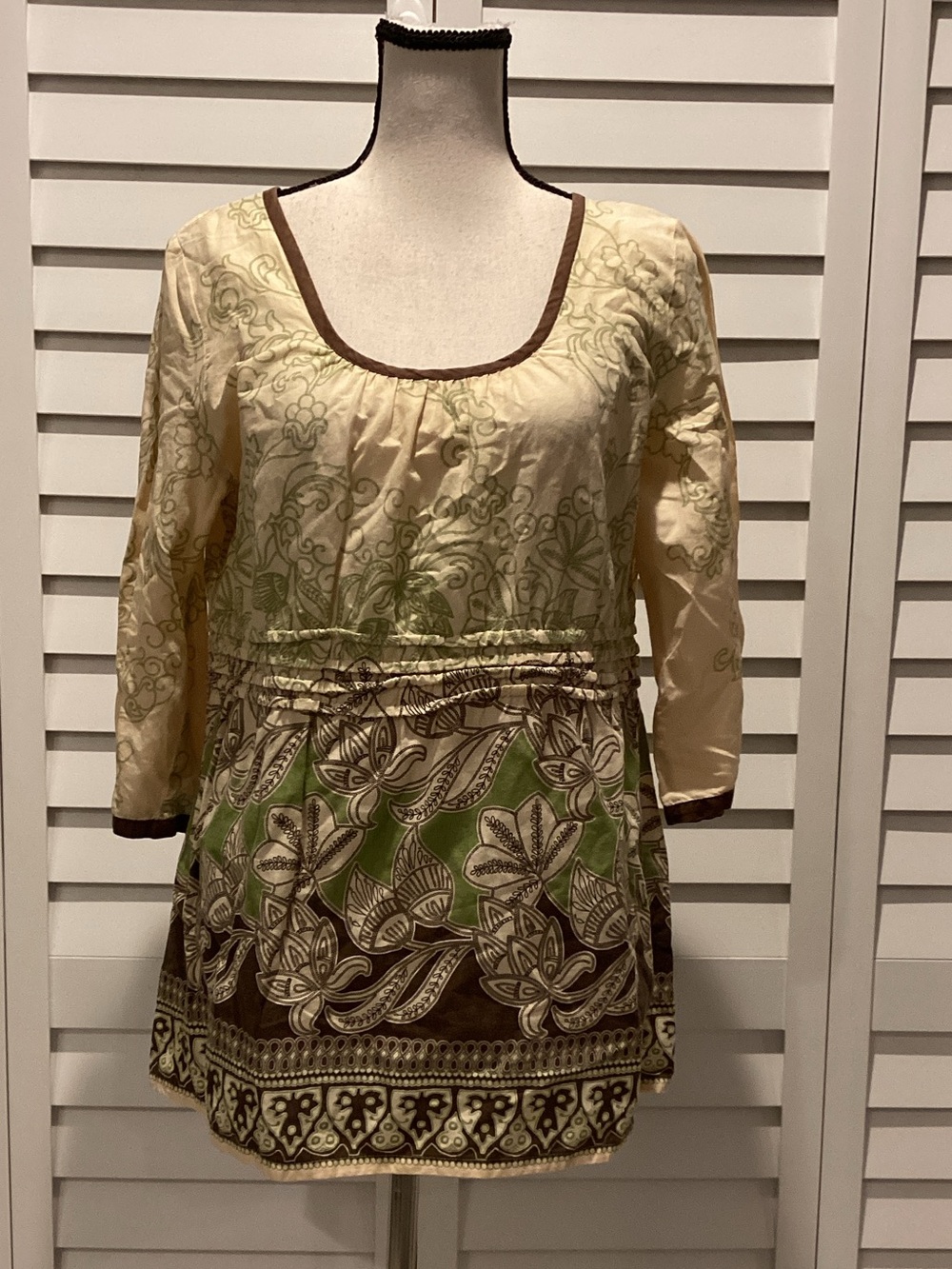 Art And Soul Cream, Green & Brown Floral Scoop-Neck Tunic in 100% Cotton.